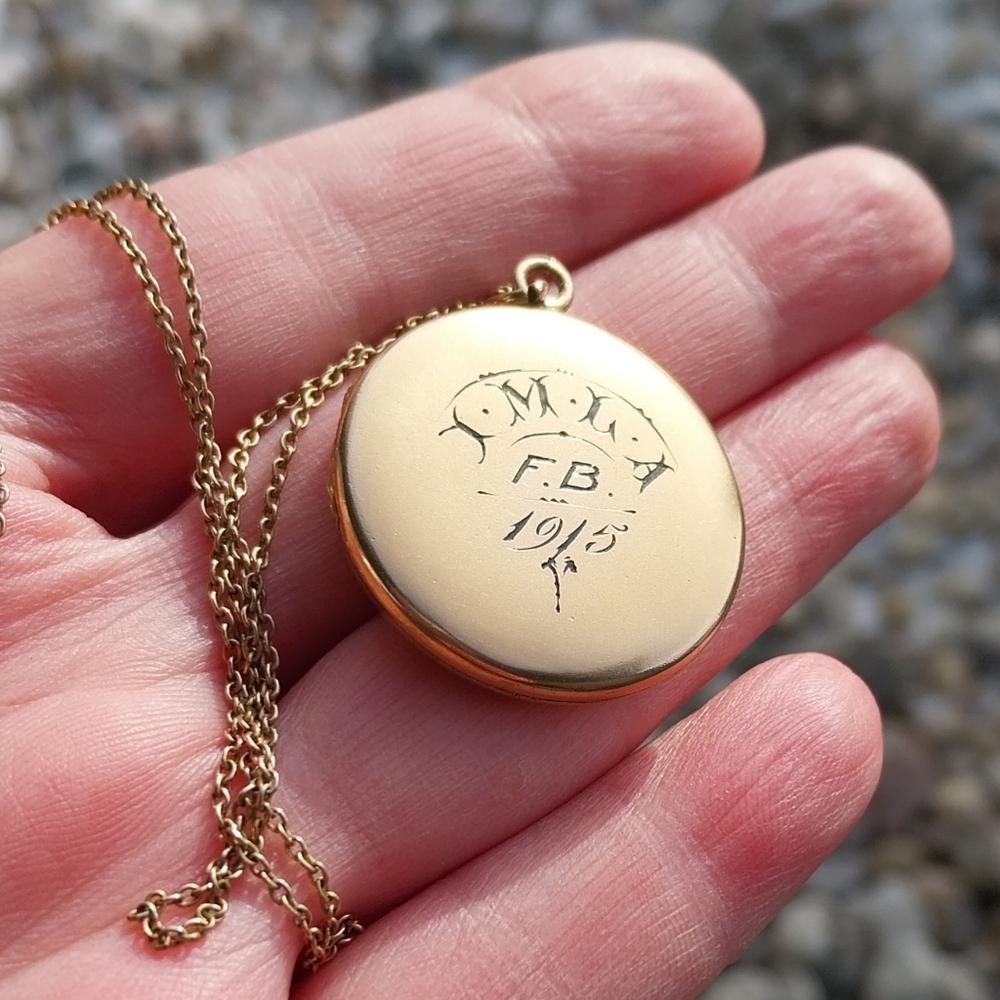 Antique Gold Planted Pendant Necklace - Picture 14 of 16